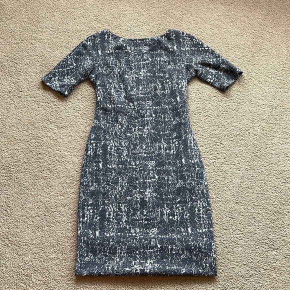 Dresses & Skirts - Maggie London - Size 4 - Mid Knee Dress